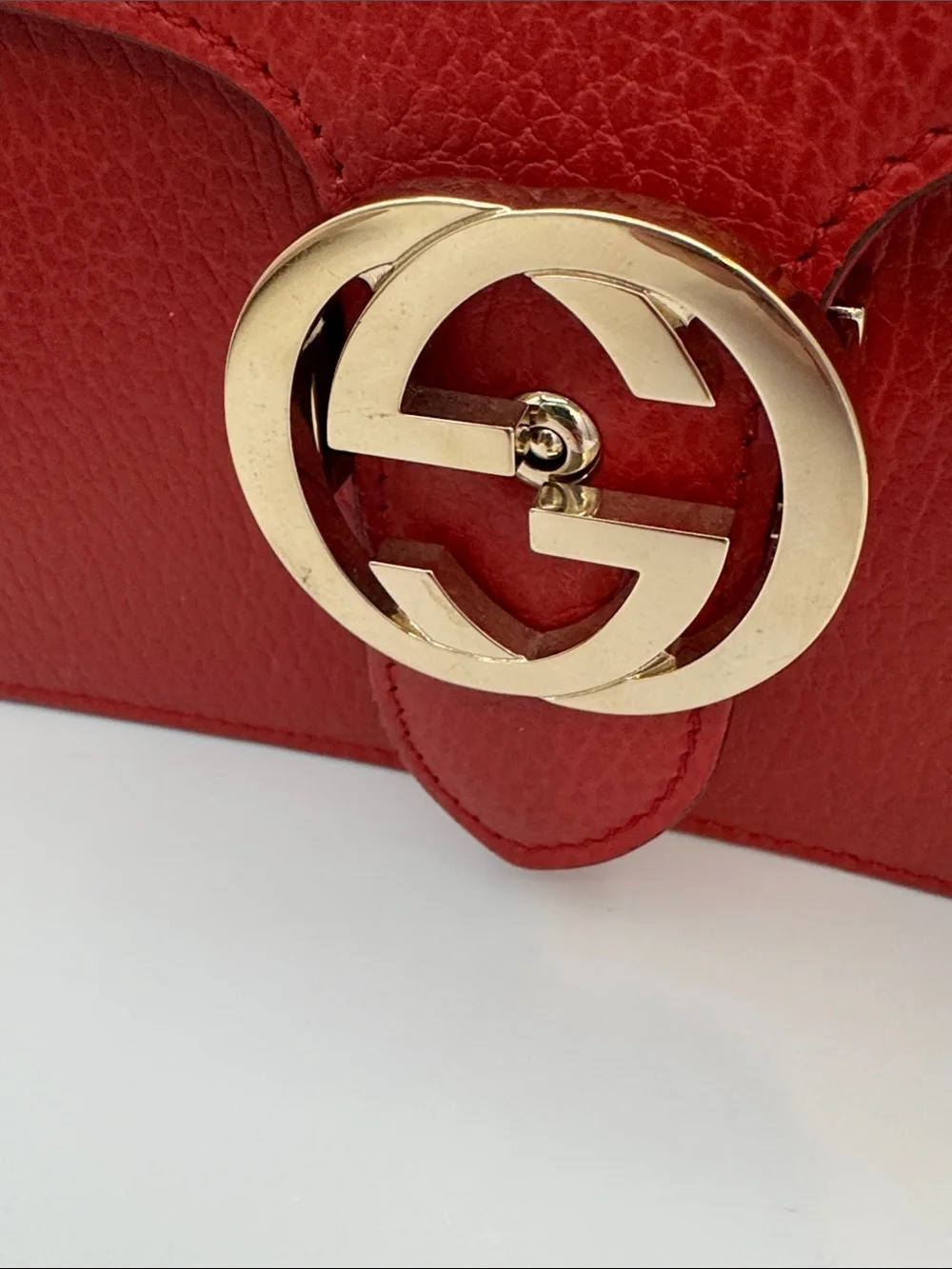 Gucci Interlocking G Small Crossbody Bag Red Grained Calfskin Leather
